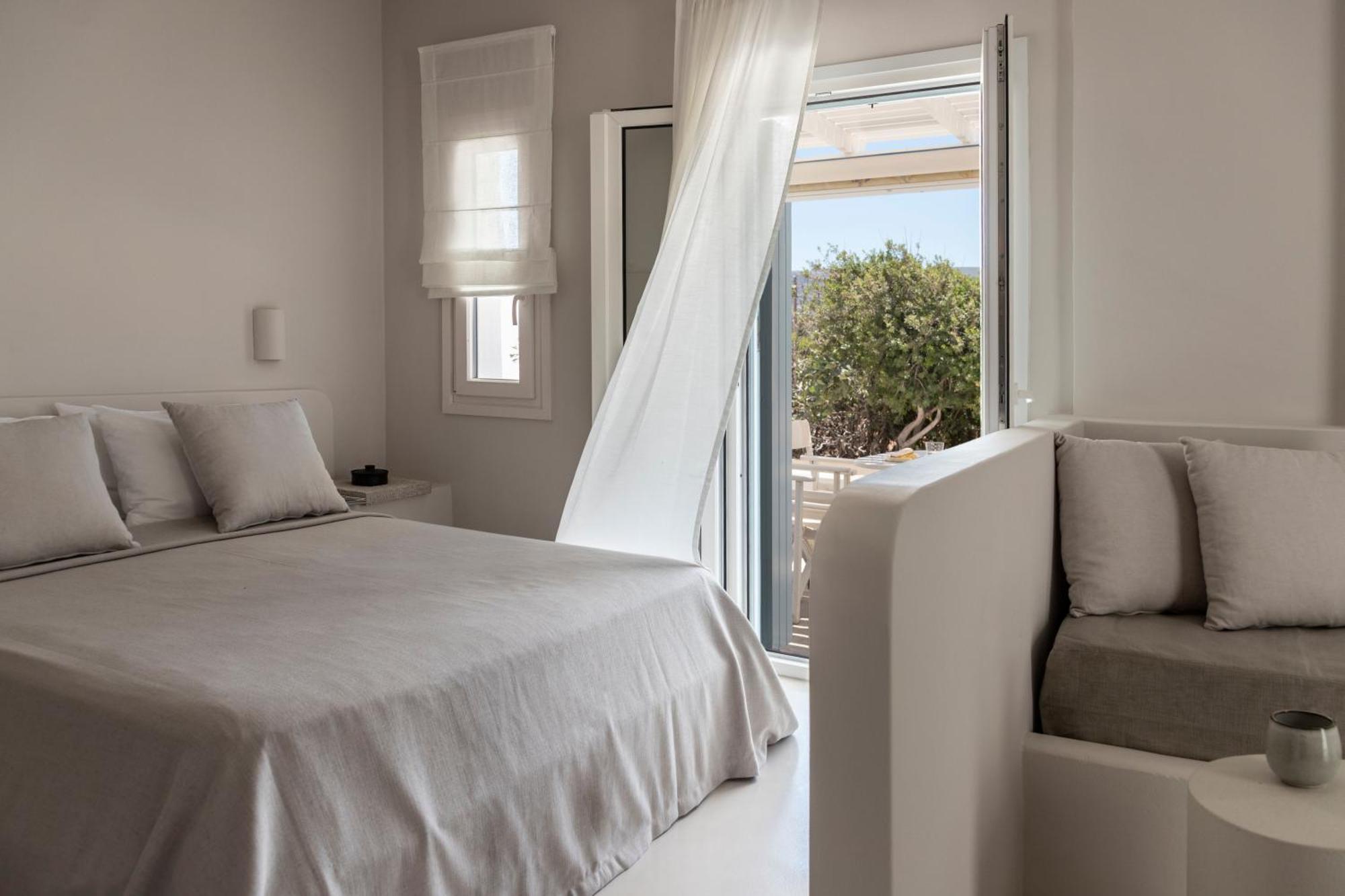 Om Living Milos Pollonia Exterior photo
