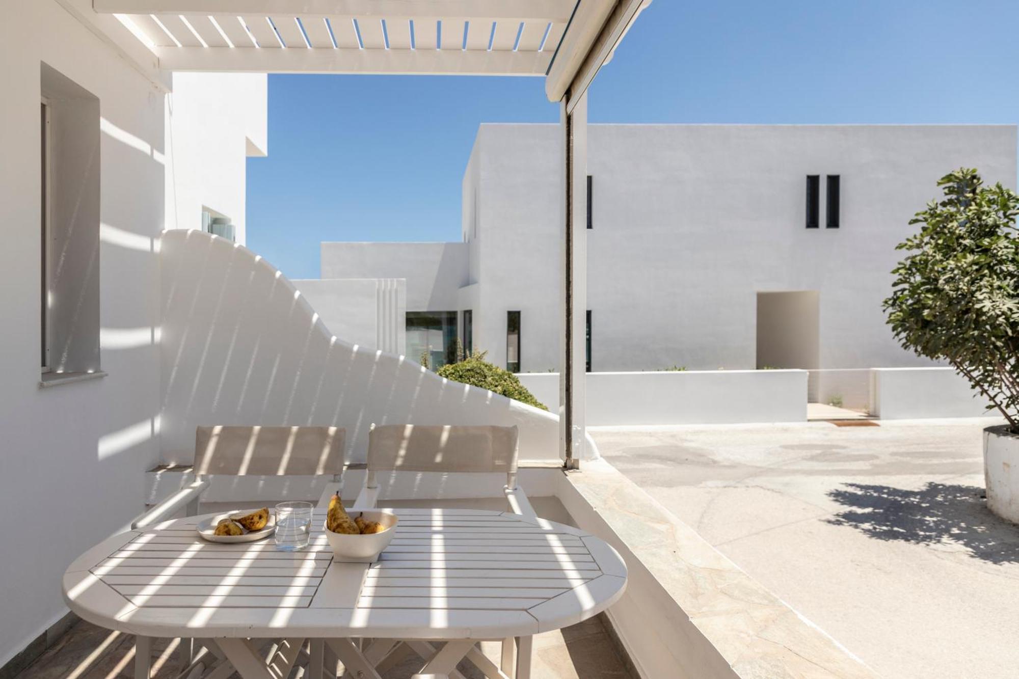 Om Living Milos Pollonia Exterior photo
