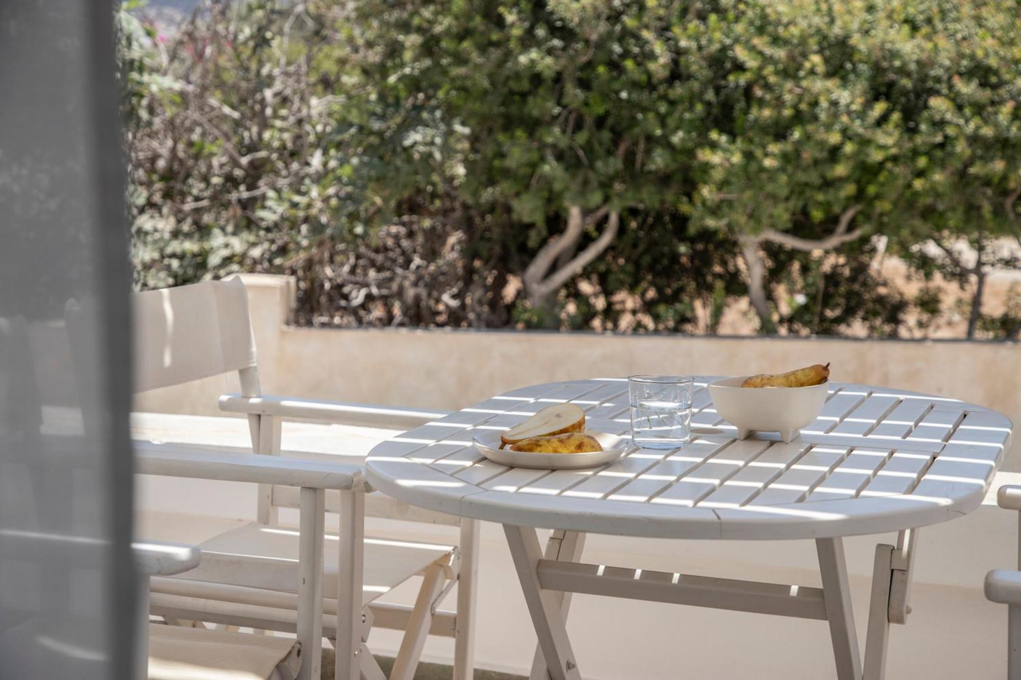 Om Living Milos Pollonia Exterior photo