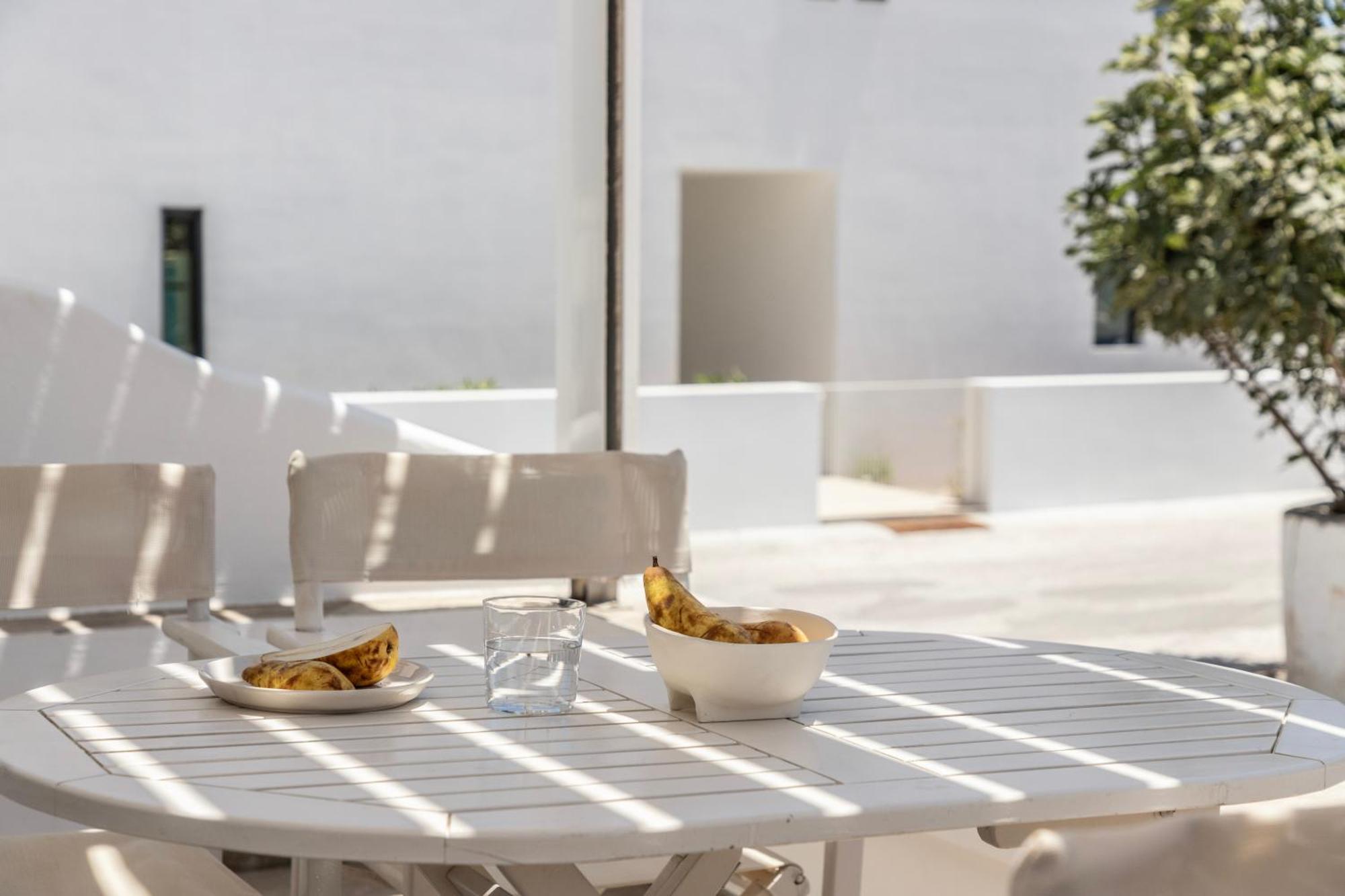 Om Living Milos Pollonia Exterior photo