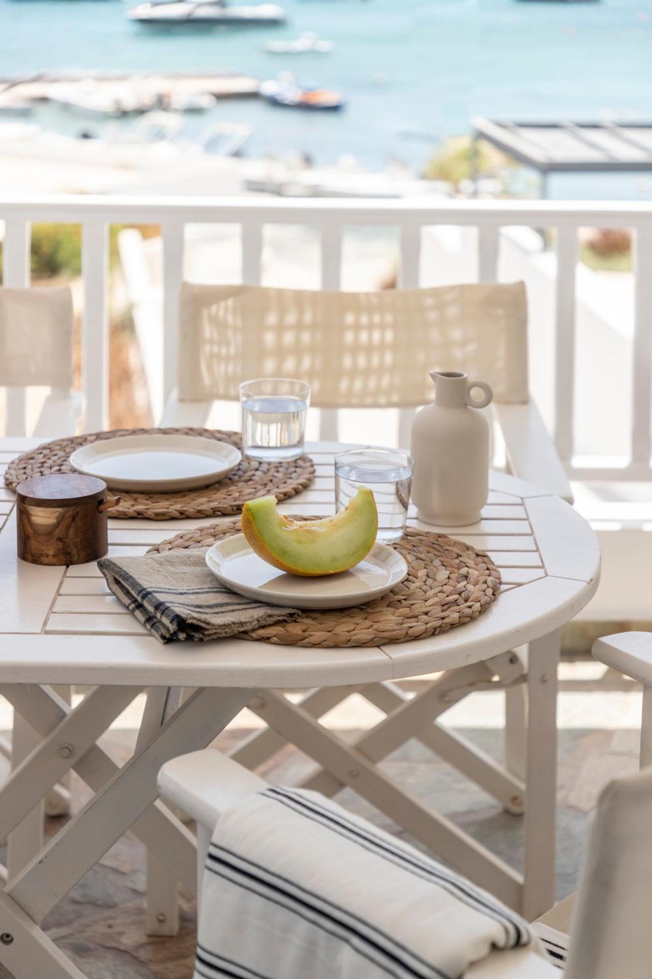 Om Living Milos Pollonia Exterior photo