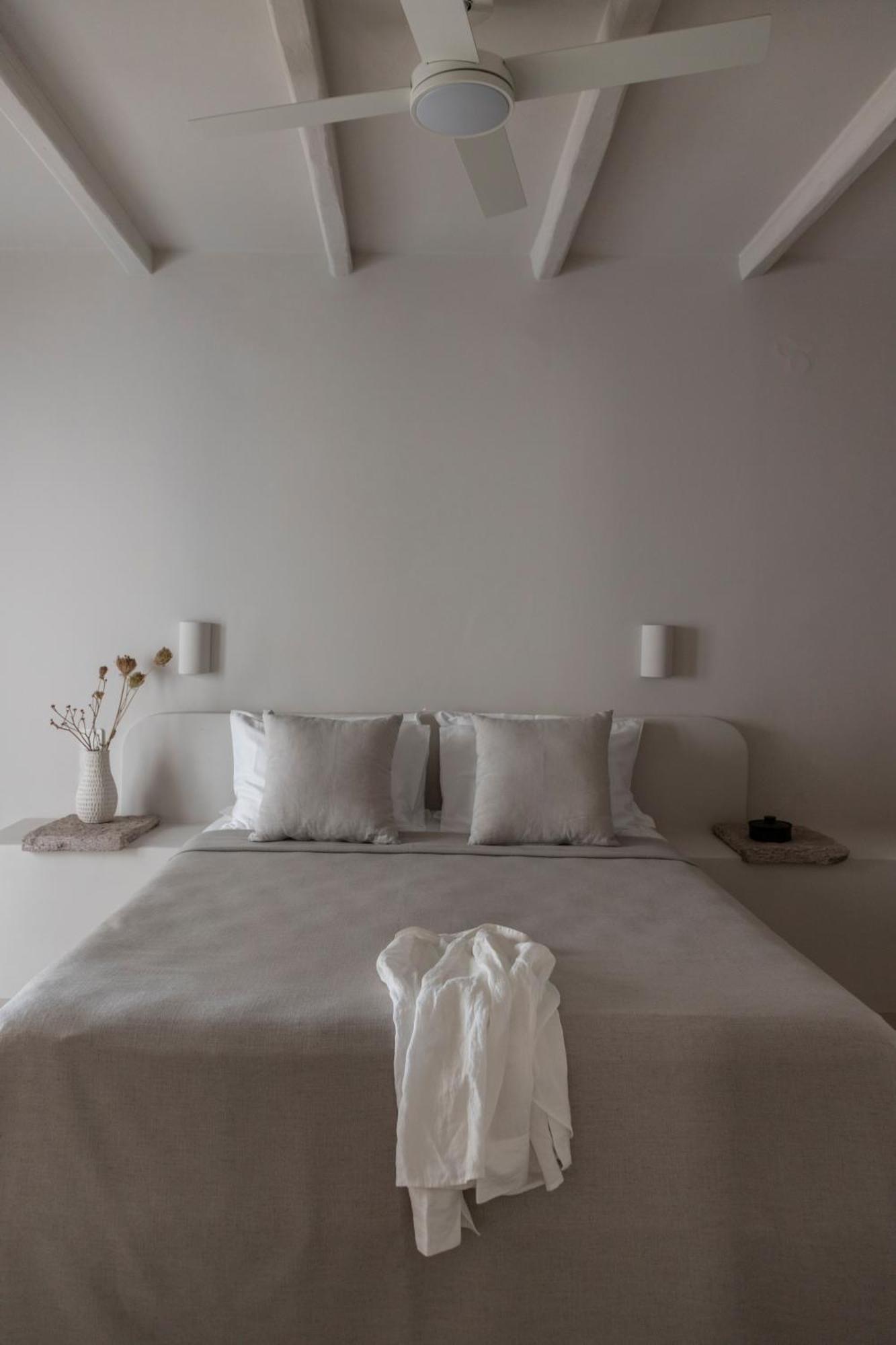 Om Living Milos Pollonia Exterior photo