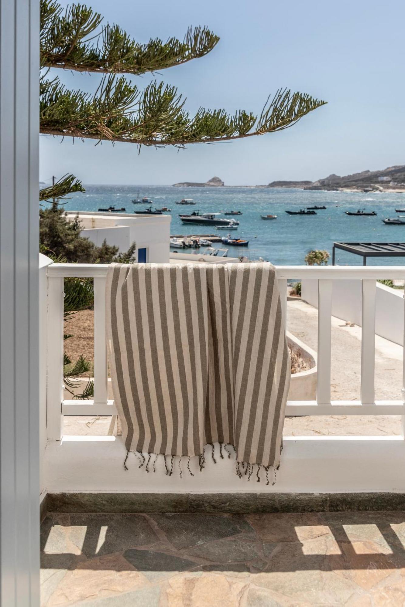 Om Living Milos Pollonia Exterior photo
